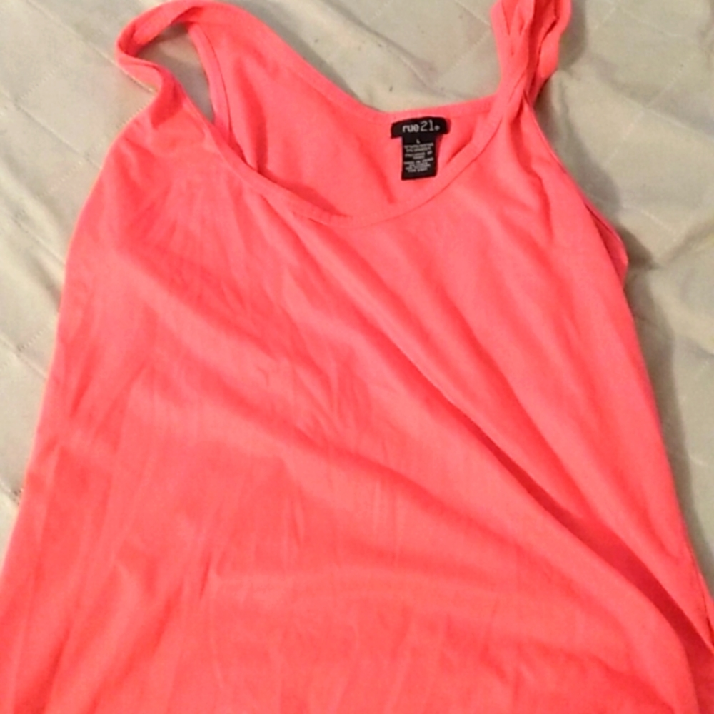Rue 21 tank